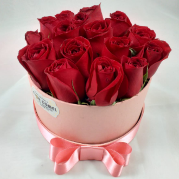 Caixa com rosas vermelhas